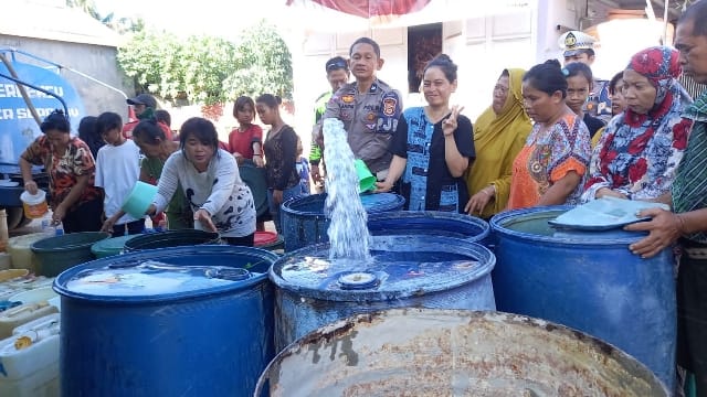 PJR Ditlantas Polda Sul Sel, Salurkan, Bantuan Air Bersih Ke Warga Kaluku Bodoa