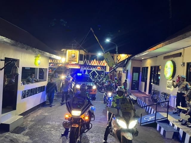 Beri Rasa Aman Kepada Masyarakat, Polres Soppeng Gelar Patroli Skala Besar Bersama TNI dan Pemkab Soppeng