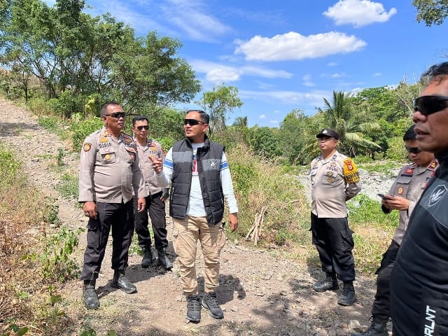 Kapolres Soppeng AKBP Dr. (C) H. Muhammad Yusuf Usman S.H.,S.I.K.,M.T, Pantau Titik Api Kebakaran Lahan dan Hutan (karhutla) di Desa Pesse