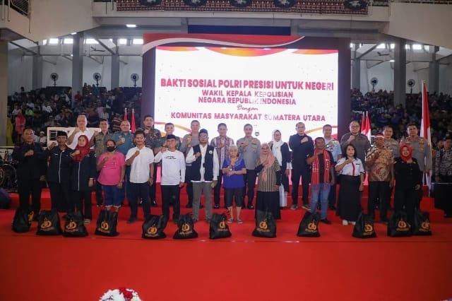 Bakti Sosial Polri Presisi Untuk Negeri, Wakapolri Bagikan 5000 Paket Sembako .
