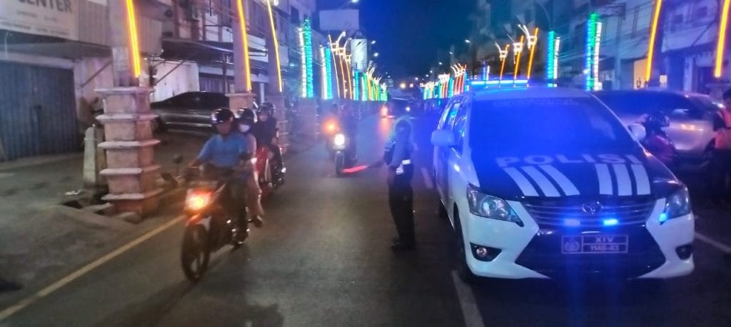 Satlantas Polres Pare-Pare Gelar Giat Patroli Blue Light .