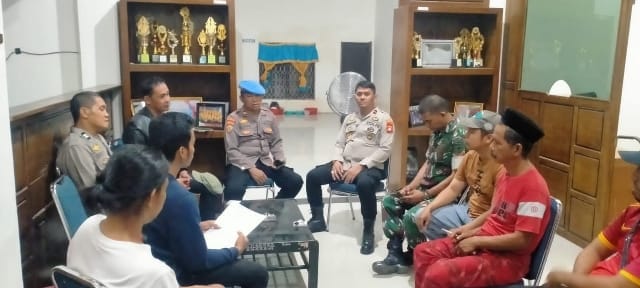 Personel Polsek Pitu Riase Laksanakan Patroli di TPS, Kapolres Sidrap: Tetap Jaga Kamtibmas dan Kurukunan Usai Pilkades