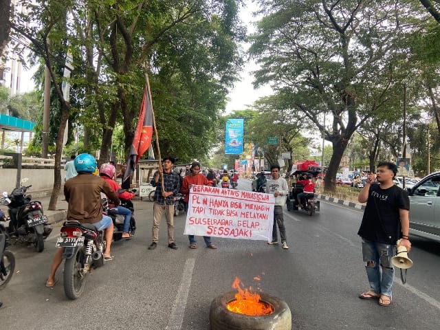 Sering Terjadi Pemadaman Listrik Secara Bergilir Gerakan Aktivis Mahasiswa (GAM) Demo Kantor PLN Sulselrabar