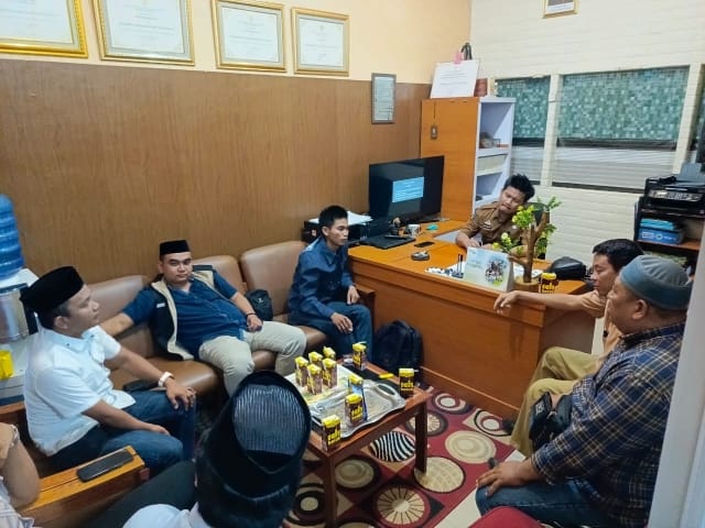 Kepala Bagian Hukum Selaku Sekretaris Panitia Pilkades tk Kabupaten Mengklarifikasi Terkait Aksi Masyarakat Desa Papan loe
