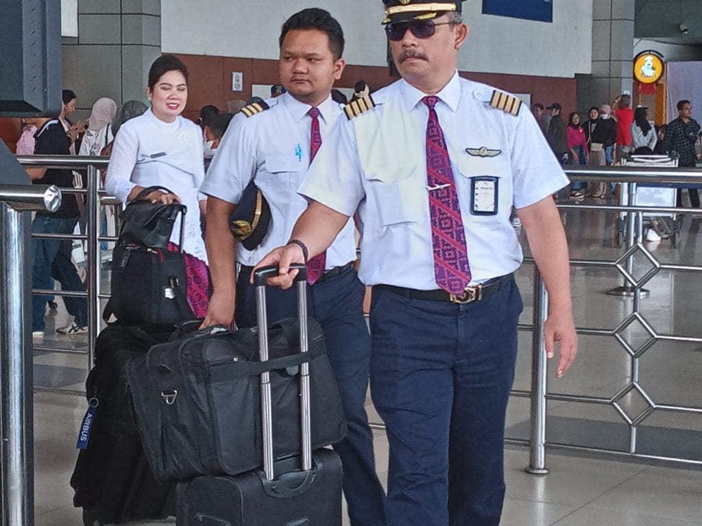 Arus Balik Nataru 2023-2024 di Bandara Internasional Sultan Hasanuddin Makasar.
