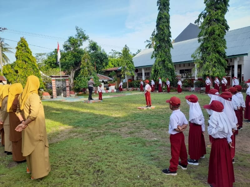Police Goes To School, Kanit Kamsel Satlantas Polres Bone Edukasi Pelajar SD