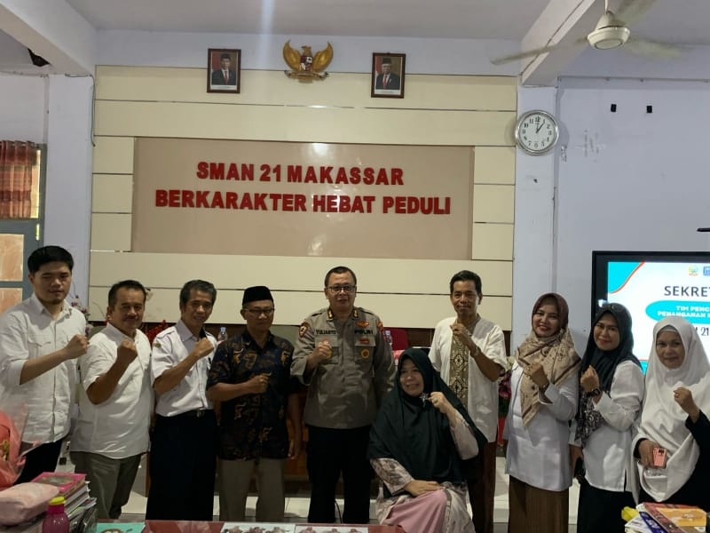 Biro SDM Polda Sulsel Sosialisasi Dampak Dan Pencegahan Bullying di SMA 21 Makassar