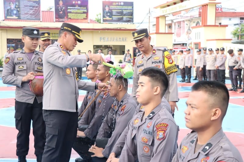 Terima 7 Bintara Remaja, Polres Sidrap Lakukan Apel Tradisi Penyambutan