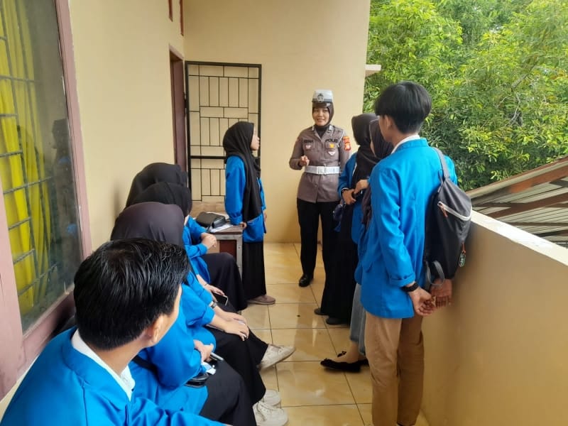 Tingkatkan Kepatuhan Tertib Lalin, Polantas Bone Sosialisasi Sasar Mahasiswa