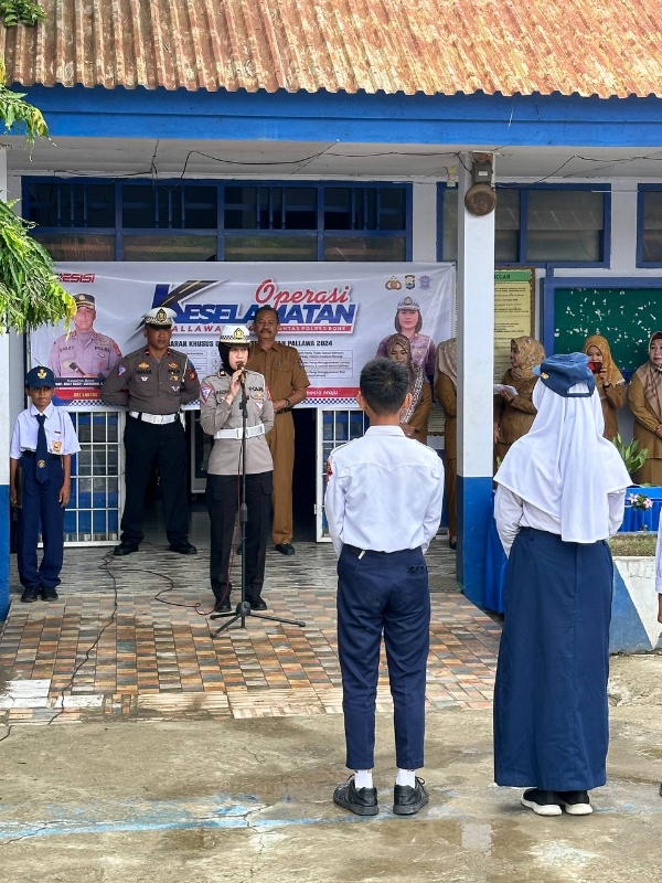 Satlantas Polres Bone Sosialisasi Ops Keselamatan Pallawa 2024 di Sekolah
