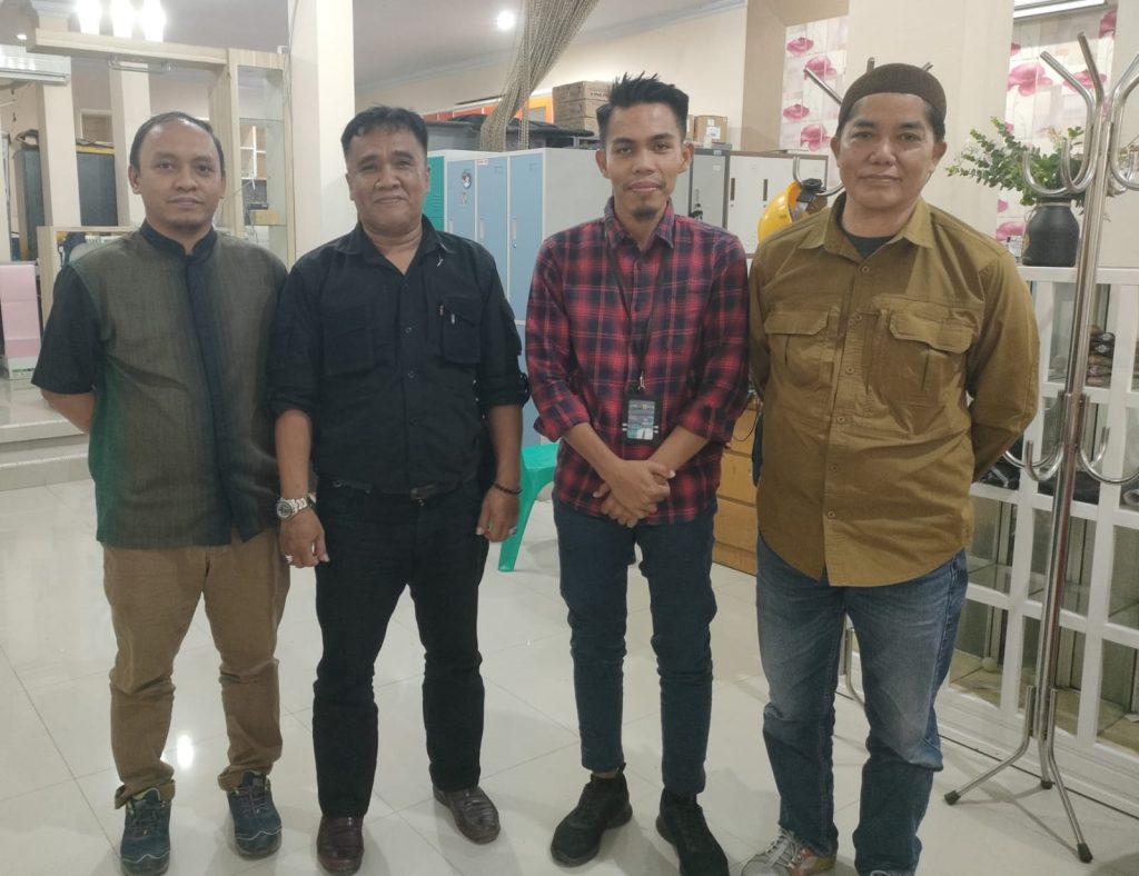 Kepala PLN Rayon Maros Menanggapi Aduan Tentang Persoalan Listrik Tanpa KWH .
