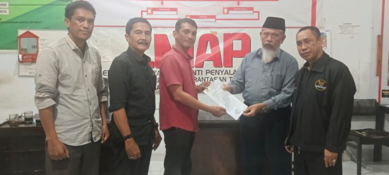 Penyerahan Surat Mandat Nahkoda Baru Lembaga Masyarakat Anti Penyalahgunaan Jabatan Majelis Pimpinan Cabang (MPC) Maros.