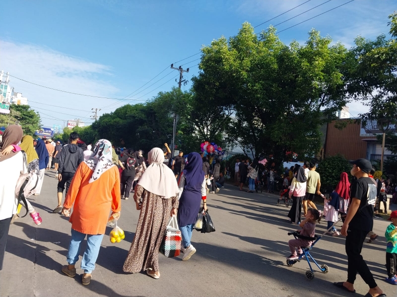 Selain Bisa Berolahraga di Car Free Day Boulevard Makassar, Kita Juga Bisa Nikmati Kuliner Enak