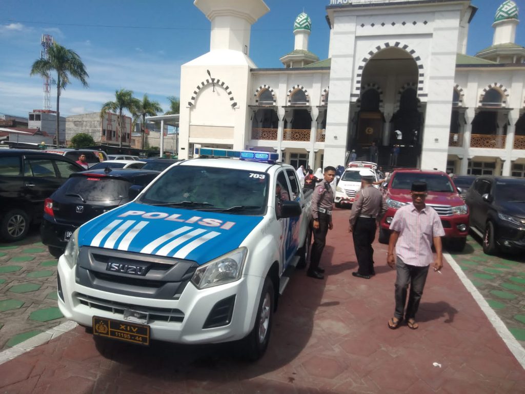 Wujudkan Pelayanan Prima, Personel Sat Lantas Polres Sidrap Kawal Mobil Jenazah Mulai Rumah Duka ke Pemakaman