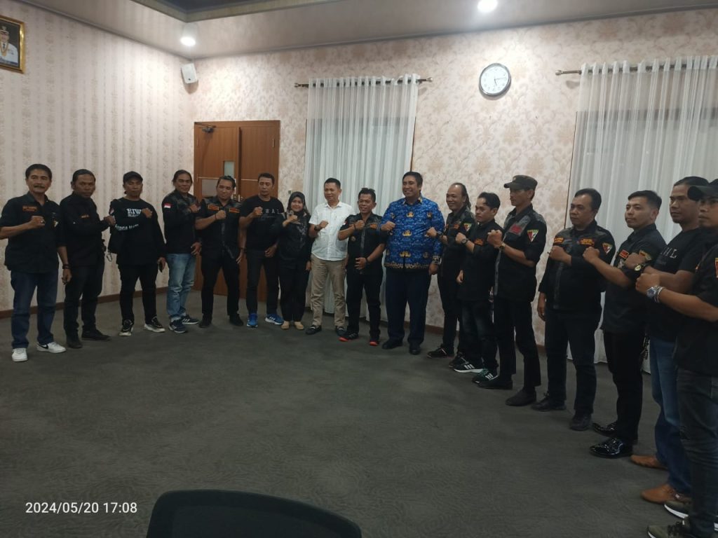 Bupati Maros Terima Audience Kader MPC Kiwal Garuda Hitam.