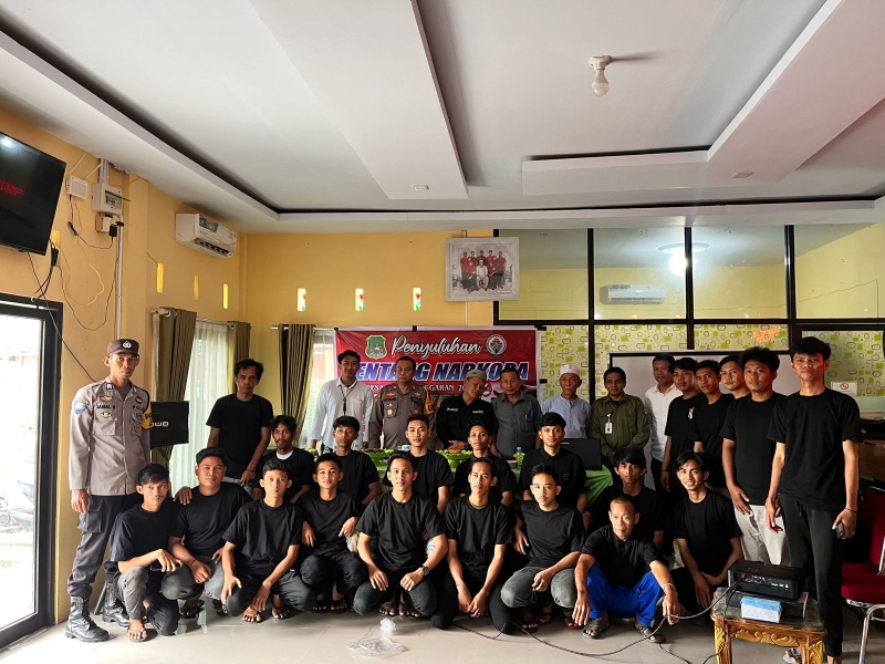 Sat Res Narkoba Polres Sidrap Beri Penyuluhan Narkoba ke Masyarakat di Kampung Bebas Narkoba Teteaji