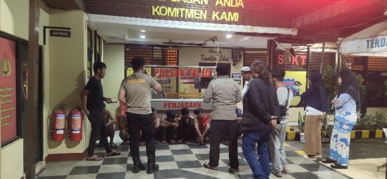 8 Remeja Diamankan Oleh Tim Unit Jajaran Polsek Tallo, Akibat Melemparkan Petasan Kedalam Rumah Warga