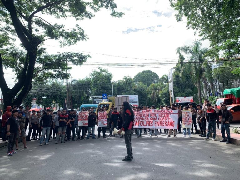 GAM TANTANG POLDA SULSEL COPOT KAPOLRES ENREKANG