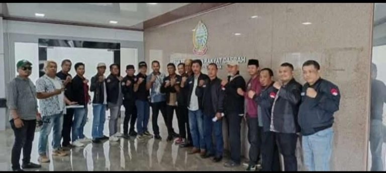 Forum Merah Putih Beserta Masyarakat Sulsel, Mendesak APH Untuk Segera Menangkap Pemilik FF Glow Dan RG Glow Serta RD Glow