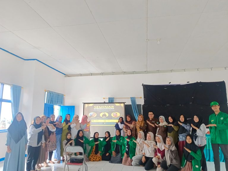 KKN Angkatan XXXV STAI DDI Maros Gelar Seminar Kewirausahaan Di Kec. Cenrana.