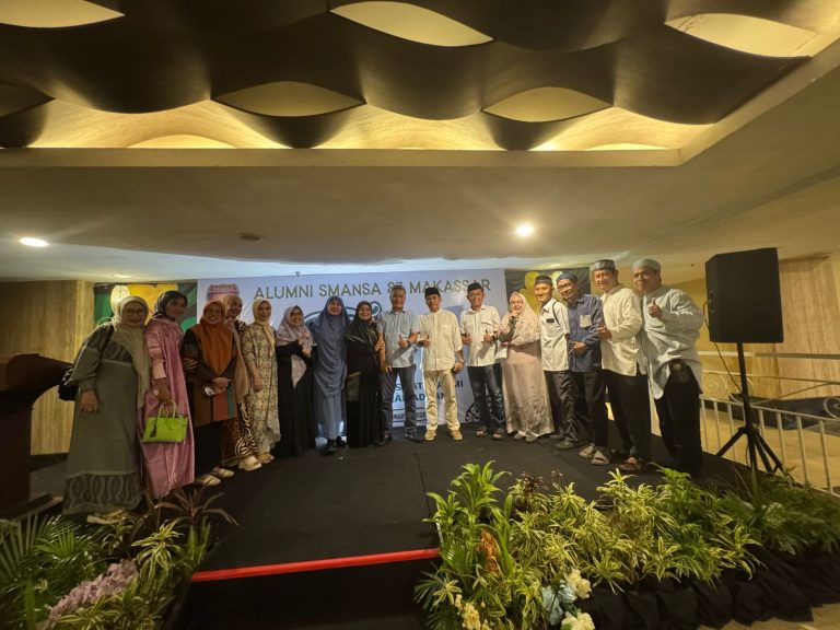 Alumni SMANSA 87 Buka Puasa Bersama Dan Temu Kangen di Sky Pool Hotel Claro .
