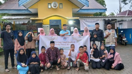 Bakti Sosial Jajaran Guru Guru SDN 183 Impres Mangngai Berbagi Takjil Dan Buka Puasa Bersama .