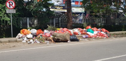 Tumpukan Sampah Yang Banyak Disoroti Masyarakat Kota Maros Yang Dianggap Pemerintah Tutup Mata.