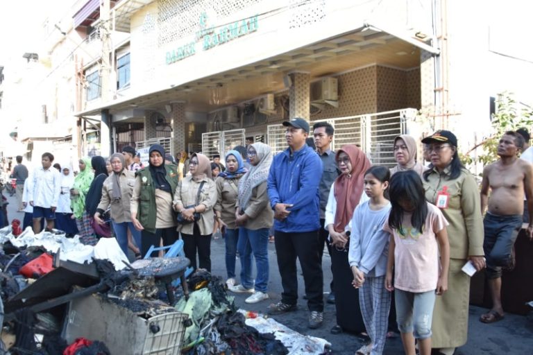 Dinas Sosial Kota Makassar Salurkan Bantuan untuk Korban Kebakaran Di Dua Kecamatan.
