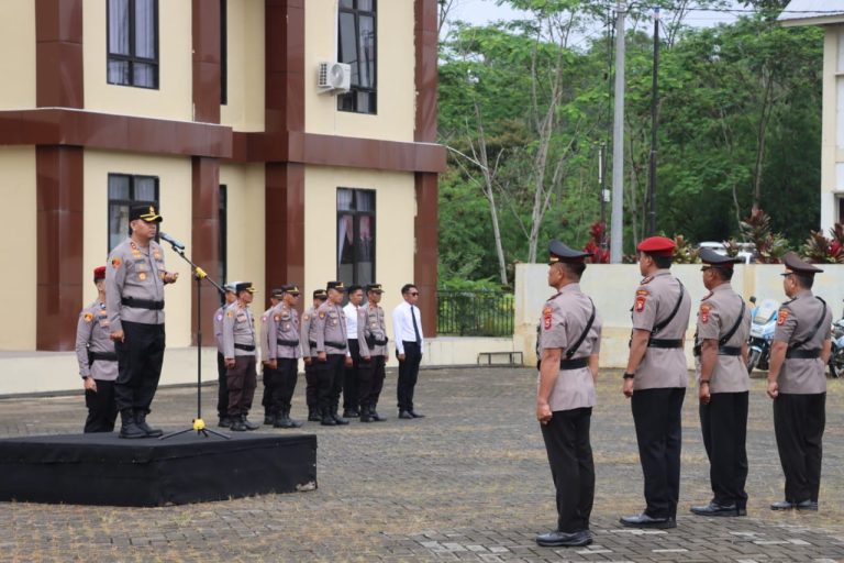 3 Pejabat Berganti, AKBP Stephanus Luckyto Pimpin Upacara Sertijab di Lingkungan Polres Toraja Utara