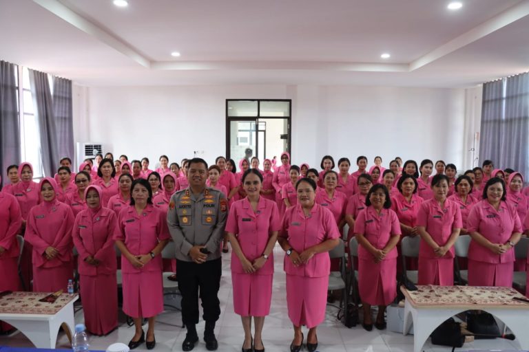 Gelar Tatap Muka Bersama Pembina dan Ketua Bhayangkari, Kapolres Toraja Utara : Polri dan Bhayangkari Saling Menguatkan dan Melengkapi