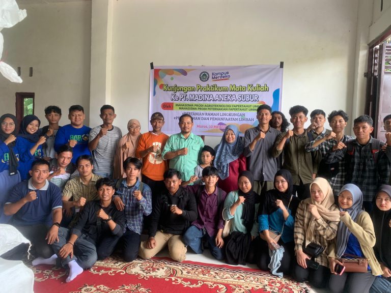 Praktikum Olah Limbah, Mahasiswa Prodi Agroteknologi Dan Peternakan FAPERTAHUT UMMA Kunjungi PT. Madina Aneka Subur.