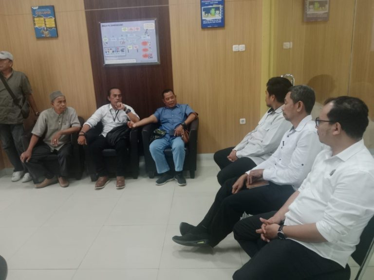 Mediasi Tindak Lanjut Surat Tembusan Kementrian Argraria Ke BPN SulSel, Team LBH, Dampingin Warga Maros Pangkep Yang Terdampak Pembebasan Lahan Rel KA