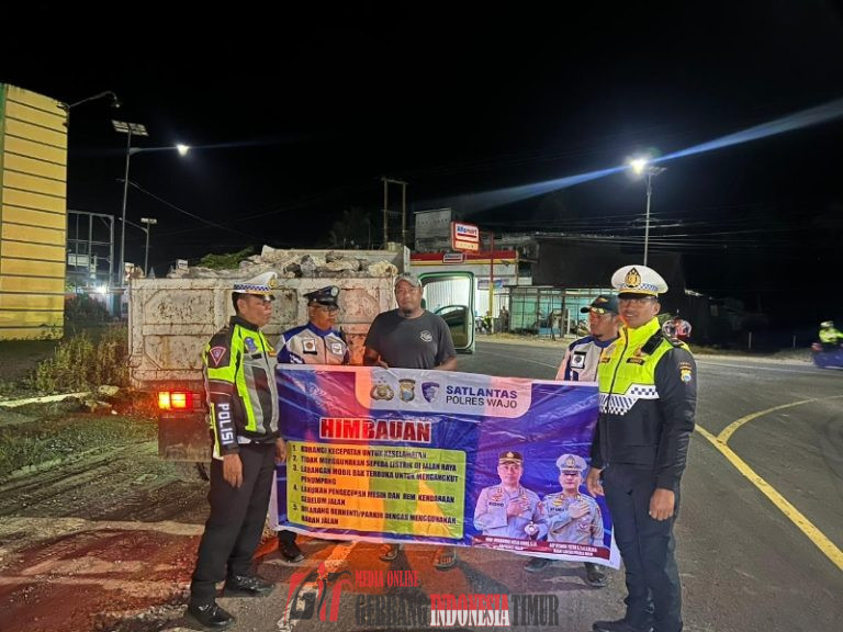 Satlantas Polres Wajo, Amankan Dua Pemuda, Dua Bilah Sajam Diamankan