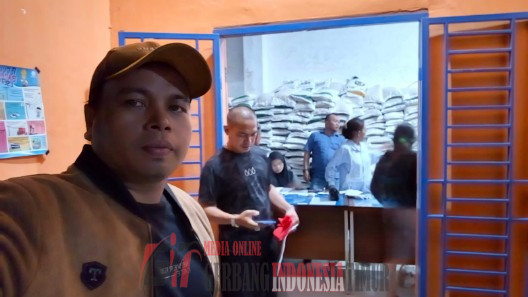PEMBAGIAN BERAS RASKIN DI KELURAHAN MACCINI GUSUNG BERJALAN DENGAN LANCAR