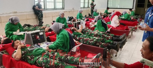 KODIM 1408/MAKASSAR BEKERJA SAMA DENGAN UTD PMI PROVINSI DAN PMI KOTA MAKASSAR LAKSANAKAN DONOR DARAH DALAM RANGKA MEMPERINGATI HUT KEMERDEKAAN RI KE-80