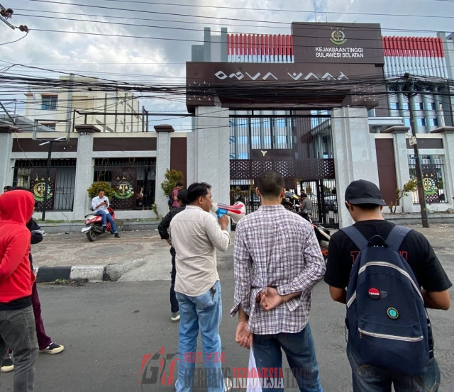 Gerakan Mahasiswa Peduli Hukum (GMPH) Turun Aksi Lakukan Pengawalan Dugaan Korupsi ART DPRD Tana Toraja 2017