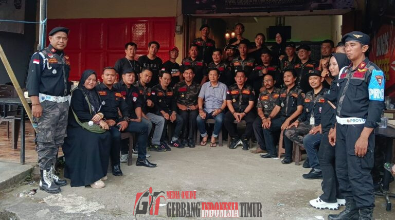 ABM Ketua Majelis Pimpinan Cabang (MPC) Kiwal Garuda Hitam Kabupaten Maros Gelar Rapat Konsolidasi Yang Rutin Dilakukan Bersama Anggotanya.