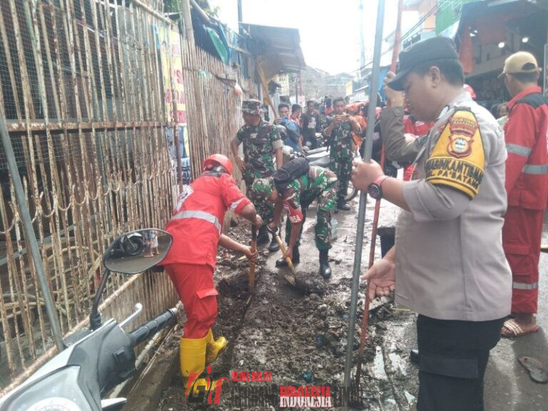 Karya Bakti di Kecamatan Mamajang, Makassar: Sinergi TNI, Pemerintah, dan Masyarakat Ciptakan Lingkungan Bersih dan Sehat