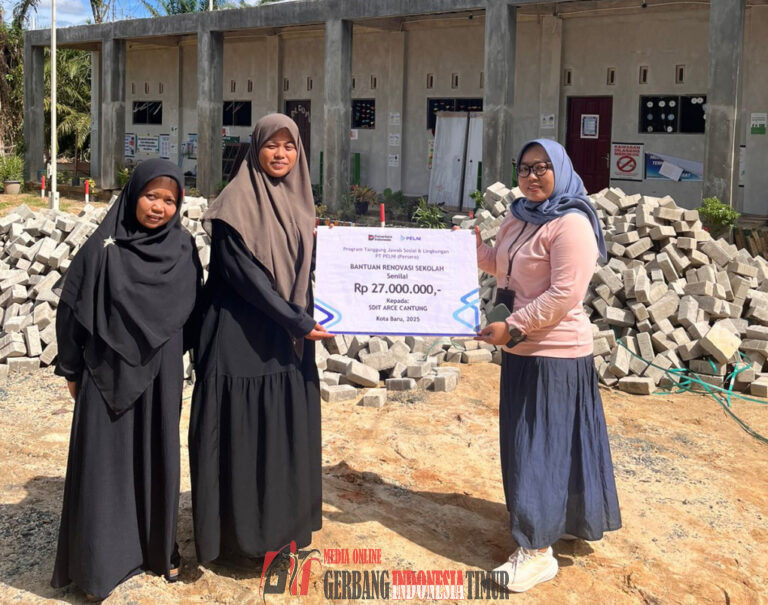 PT Pelni Cabang Kotabaru/Batulicin Serahkan Ribuan Paving dan Material Bangunan untuk STID ARCE Cantung