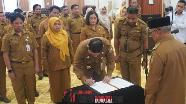 Pejabat Administrasi dan Pengawas Resmi Dilantik Bupati Kotabaru