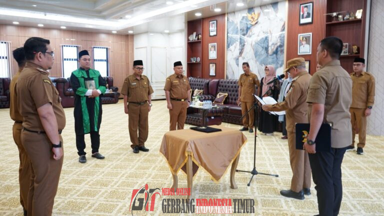 Rotasi Jabatan, Bupati Kotabaru Lantik Kadisdikbud dan Sekretaris DPMD