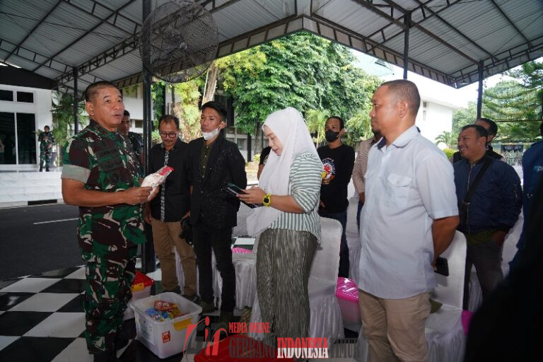 Berbagi di Bulan Suci, Pangdam XIV/Hasanuddin Pererat Kebersamaan dengan Insan Pers