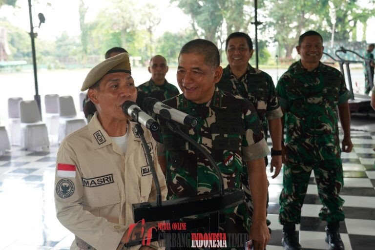 Suntikan Semangat Jelang Idul Fitri 1447 H! Pangdam XIV/Hasanuddin Serahkan SHU, Moril Prajurit Makin Membara