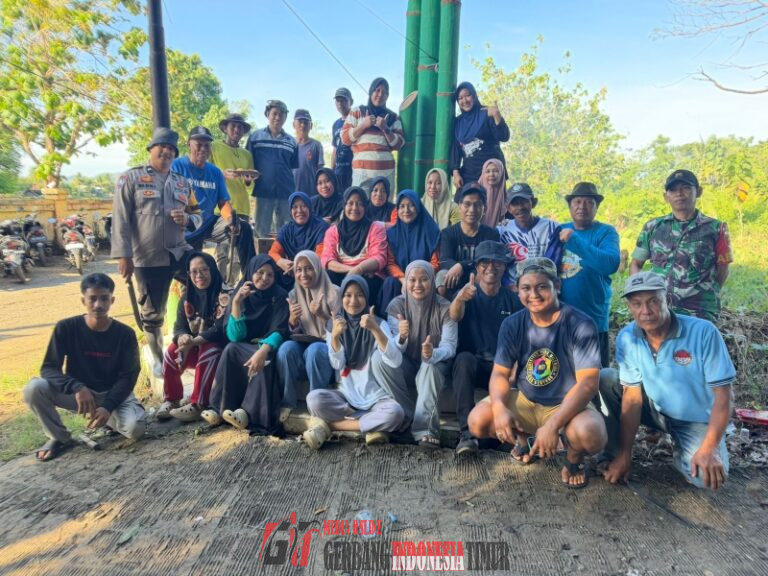 Gotong Royong Bersihkan Pekuburan Lerang-Lerang, Wujud Kepedulian Warga Desa Gentung terhadap Lingkungan