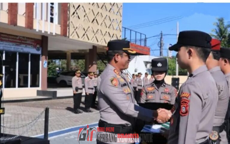 Dedikasi Tanpa Batas, Enam Personel Polres Barru Terima Penghargaan Kapolres