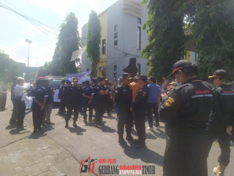LSM Luar Daerah Nyaris Bentrok dengan Gabungan LSM dan Media Gresik di Wringinanom