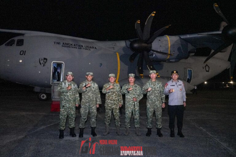 Pangdam XIV/Hsn Sambut Kedatangan Menhan RI dan Wapang Panglima TNI di Baseops Lanud Sultan Hasanuddin Perkuat Komitmen Pertahanan Nasional