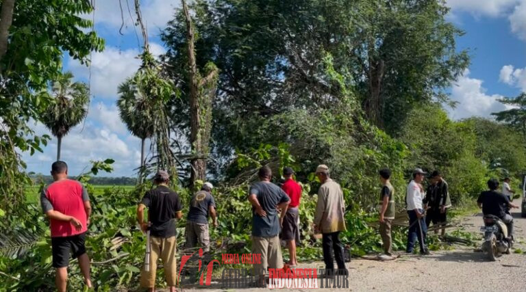Tim Mannennungeng dan Warga Kajaolaliddong Bergotong Royong Wujudkan Lingkungan Jalan yang Lebih Aman