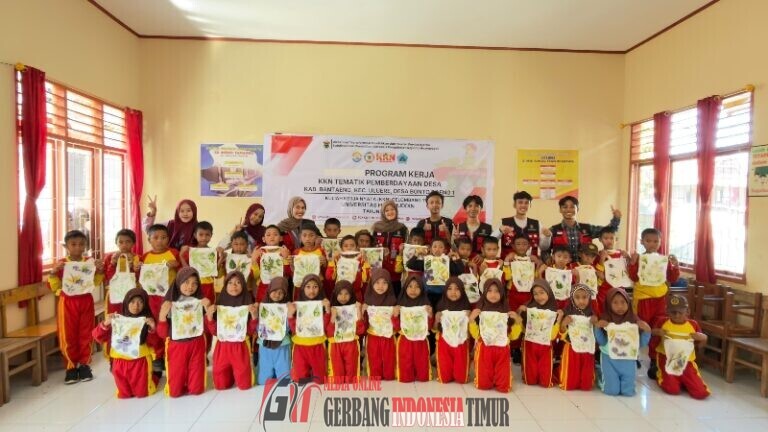 SIPAKATAU: Mahasiswa KKN-T UNHAS Ajarkan Anak SD di Bantaeng Sulap Tumbuhan Liar Jadi Totebag Bernilai Seni