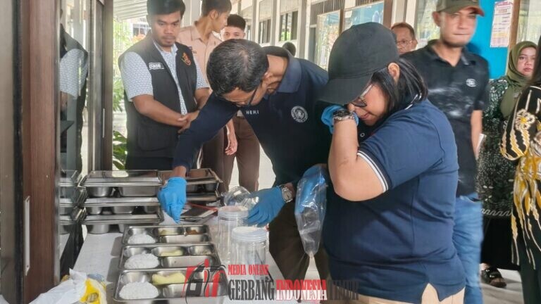Tim Labfor Dari Polda Sumut Terjun Langsung Menyelidiki SPPG Pasca Siswa Keracunan di SMA Negeri Berastagi
